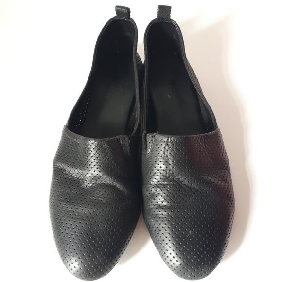 Hibou Leather Perforated High Cut Round Flat Shoe - Picture 3 of 13